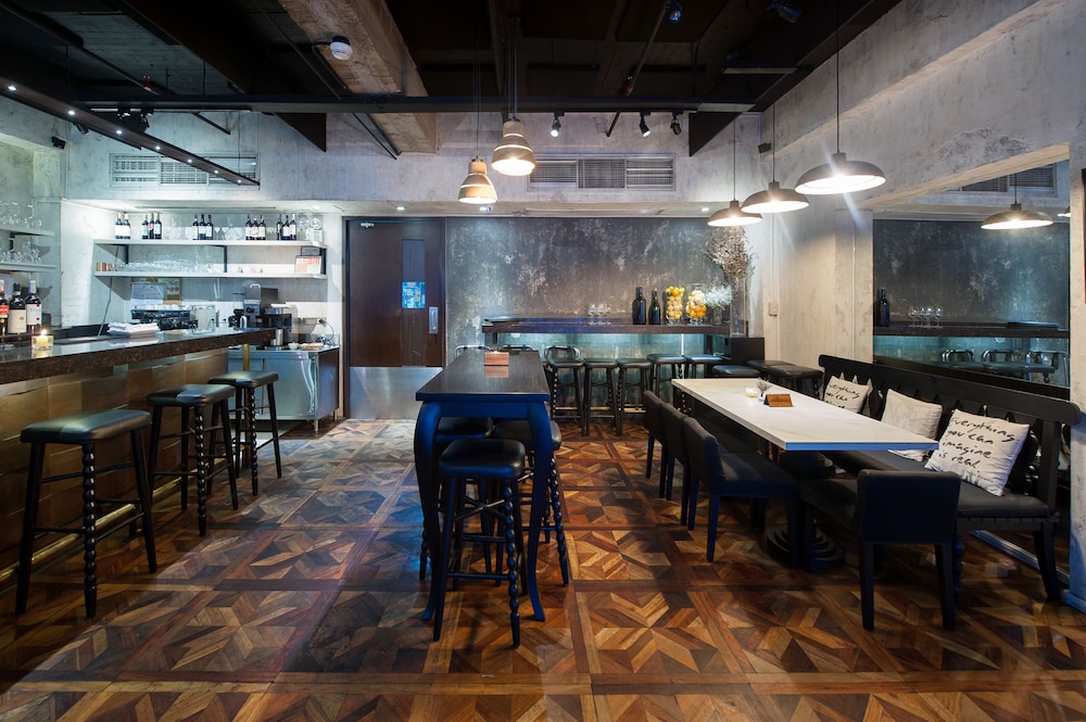 The Picasso Boutique Serviced Residences 66/79