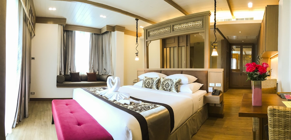 Maraya Hotel Resort 10/65