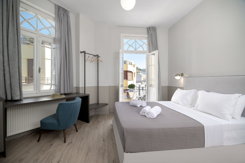 Plaka Arch Suites 7/41