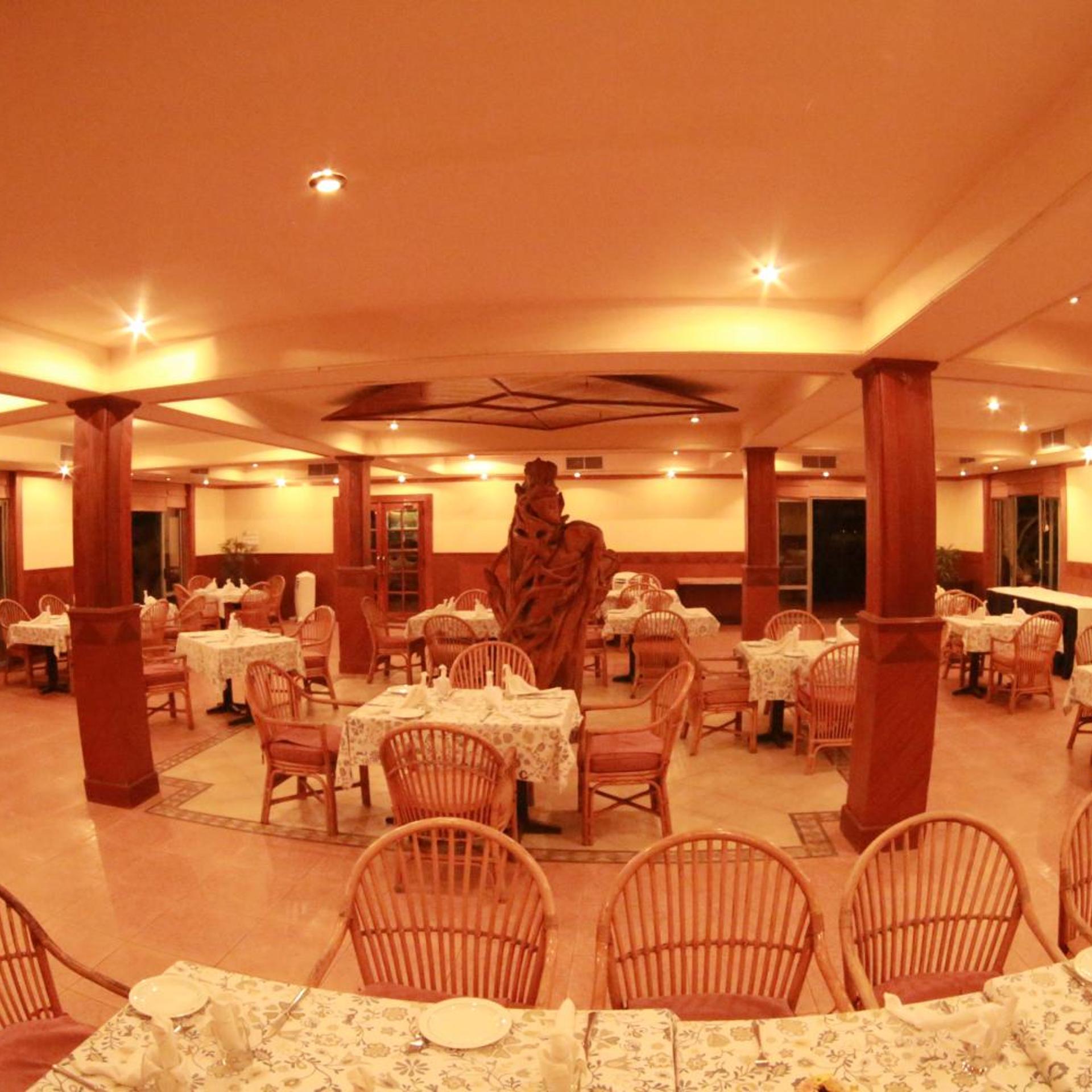 The Oasis Hotel 35/43