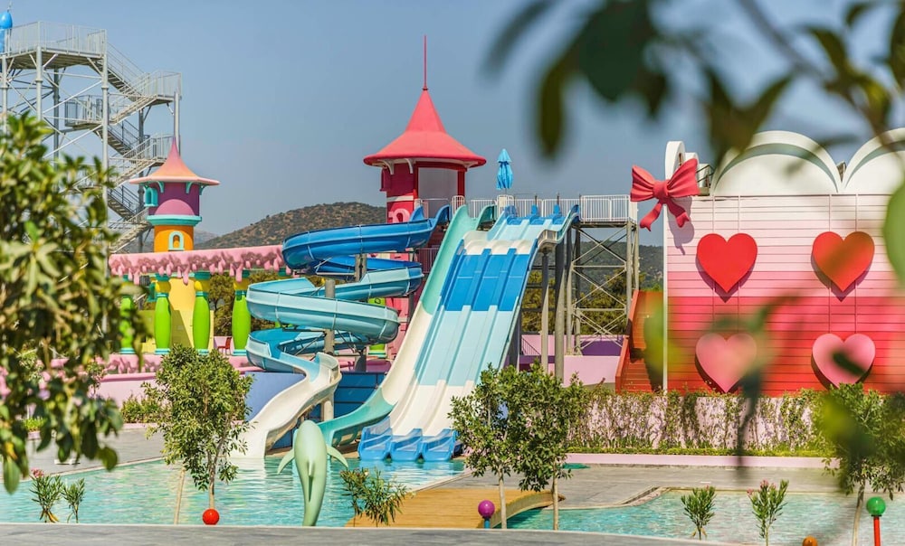 Vogue Hotel Supreme Bodrum 90/98