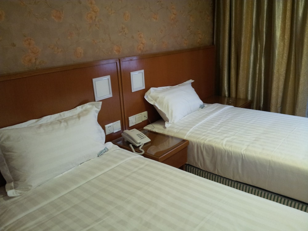 Cardogan Hotel 12/46