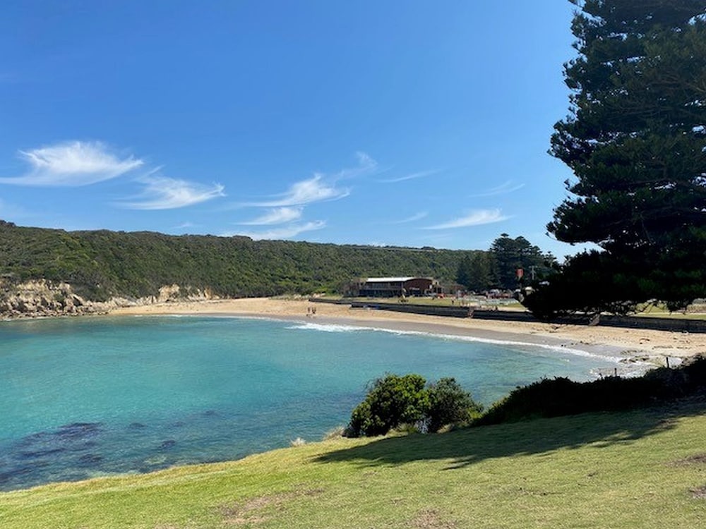 SOUTHERN OCEAN MOTOR INN 61/67