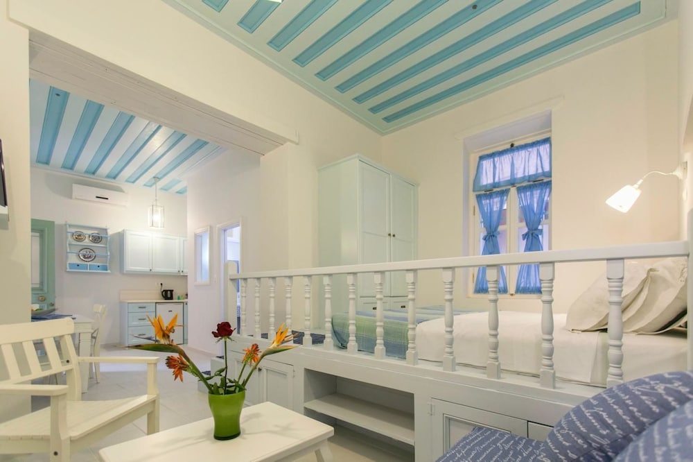Efchi Suites 1904 23/39