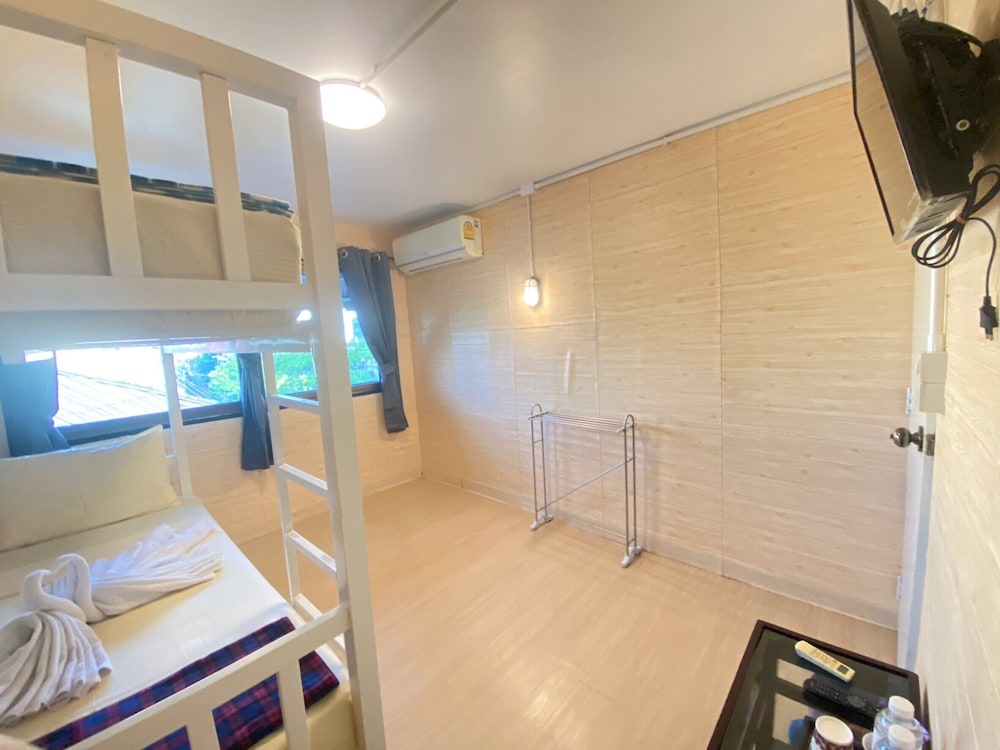 Steve Lady Hostel 20/44