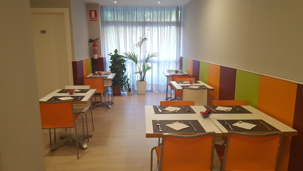 Hostal Aslyp 114 39/51
