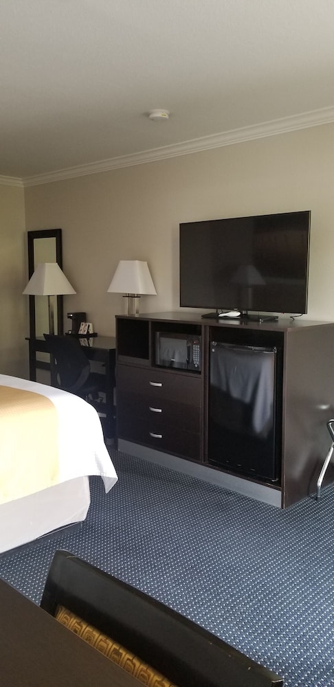 Days Inn By Wyndham Winnemucca 37/56