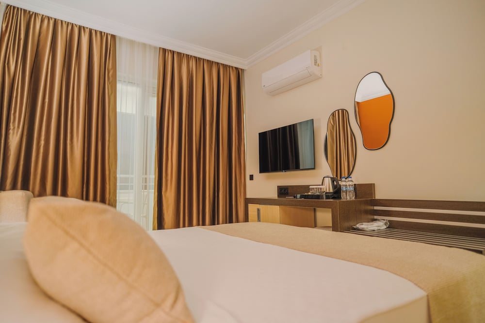 Cimen Hotel 14/50