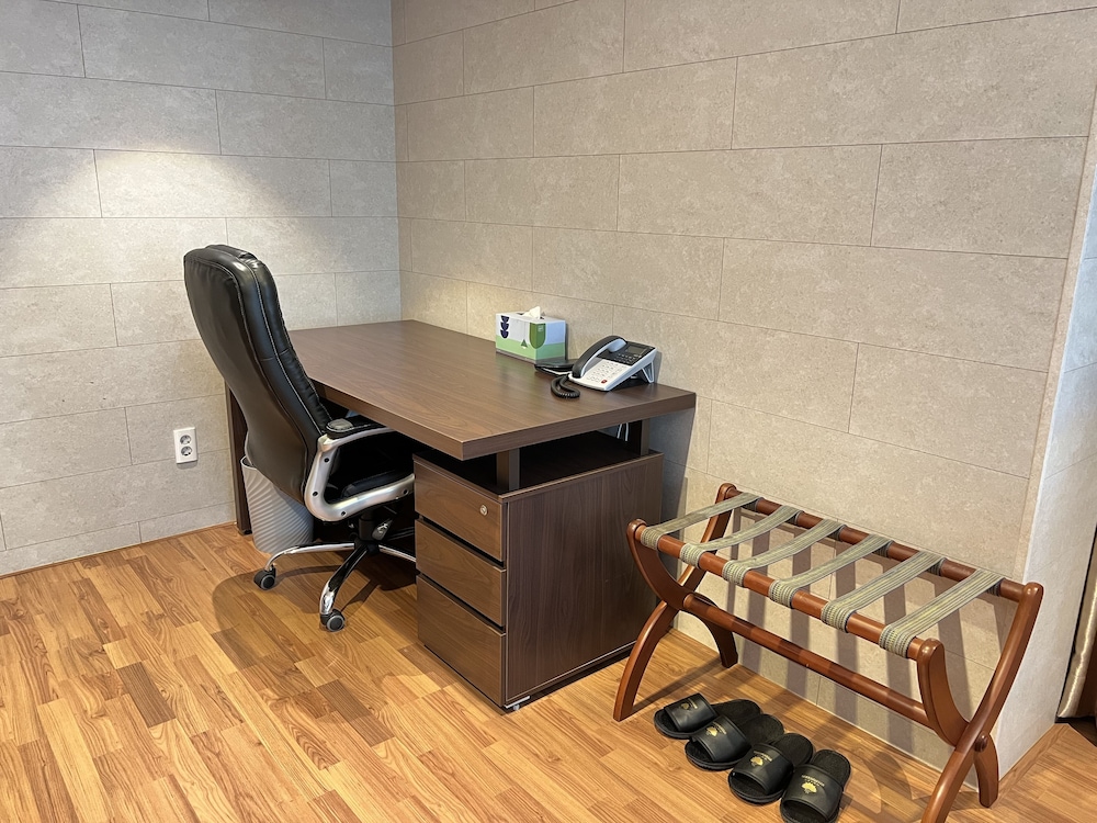 Hotel International 54/66