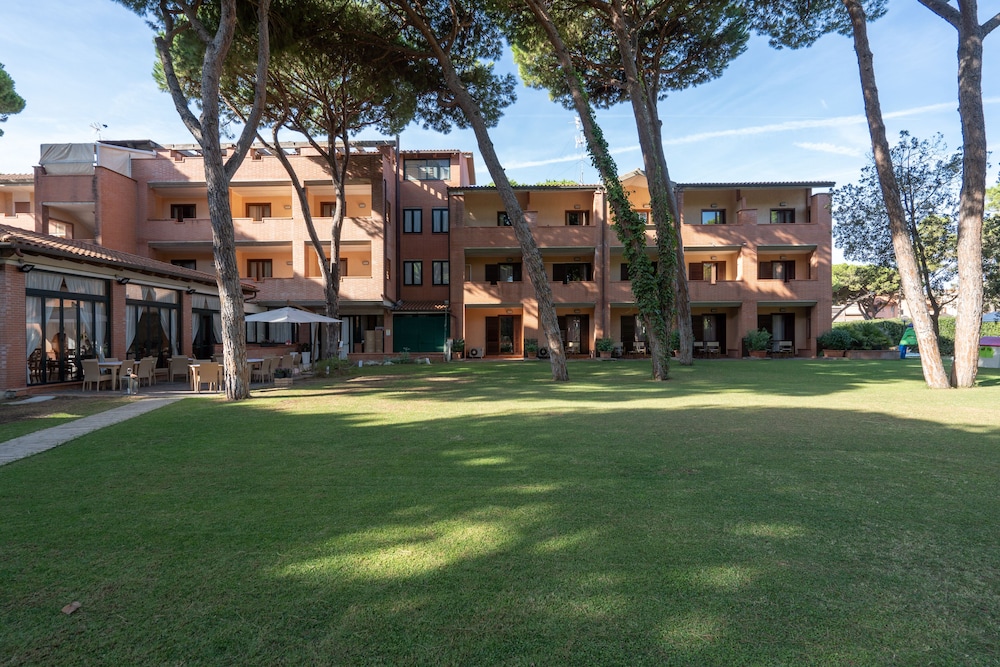 RICCI HOTEL 52/59