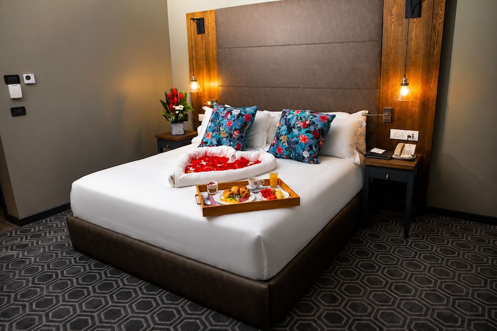 Fiesta Royale Hotel 11/50