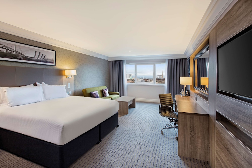 ROOM, KING BED