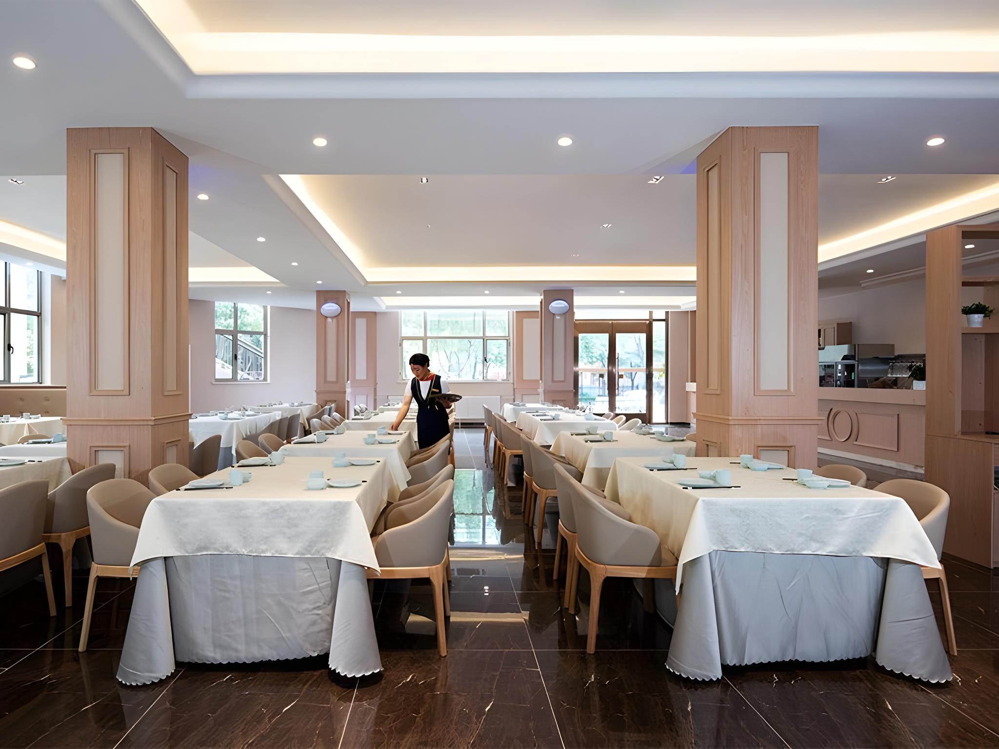 Vienna International Hotel (Beijing Qingyuan Road Metro Station) 22/33