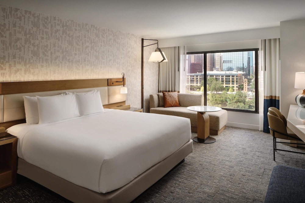 Room, King Bed, Lake View, Corner