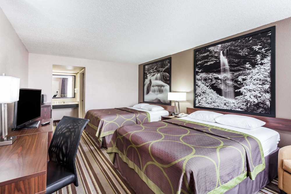 Super 8 by Wyndham Pigeon Forge Dollywood Lane 19/56