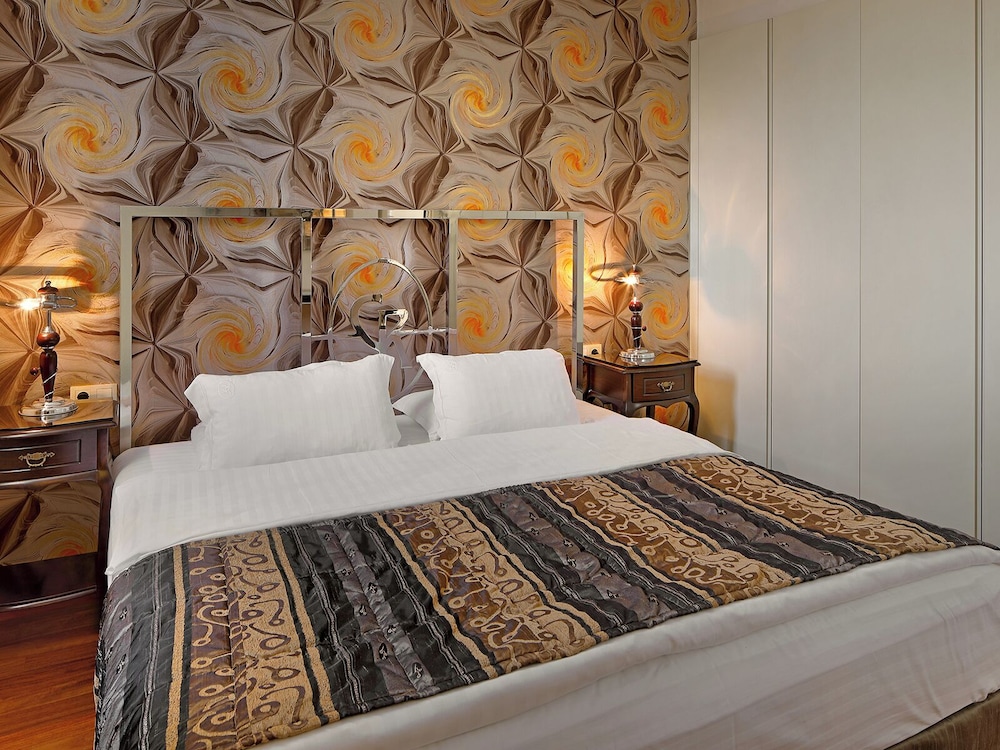 Galateia Residence 12/50