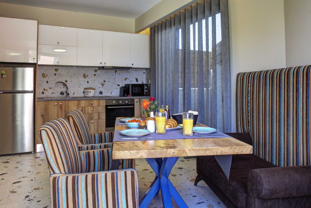 Tessera Boutique Hotel 65/75