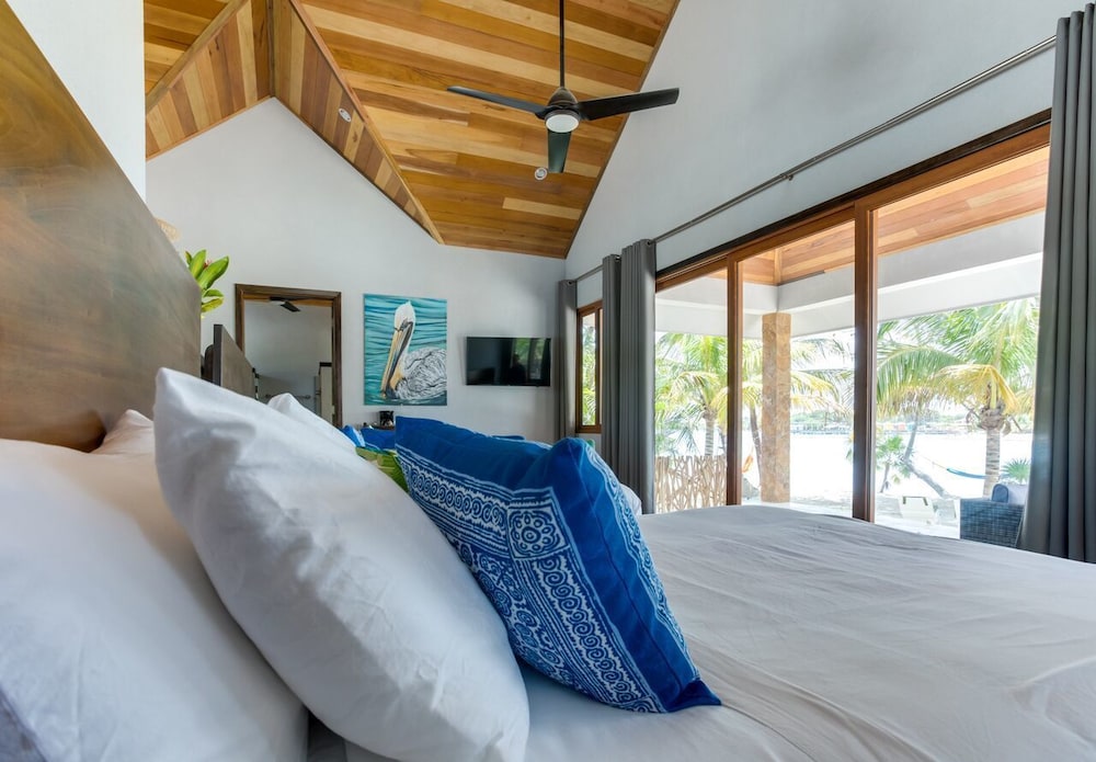 5 Bedrooms, Island, Luxury, Suite, 4 Beds, 4 King Beds, 4 Queen Beds, Private Bathroom, Sofa, Private Pool
