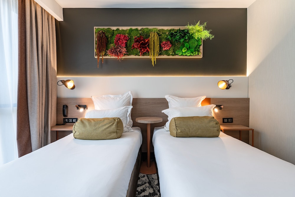 Hotel B55 7/45
