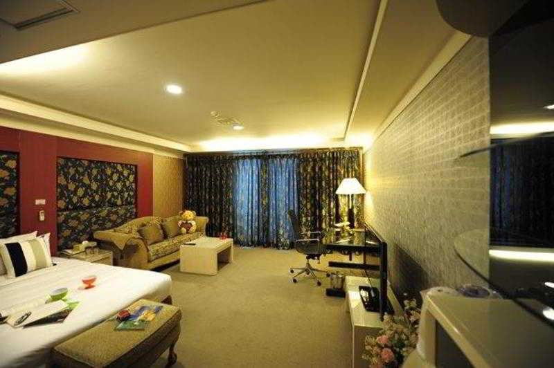 Metro Tourist Hotel 19/31