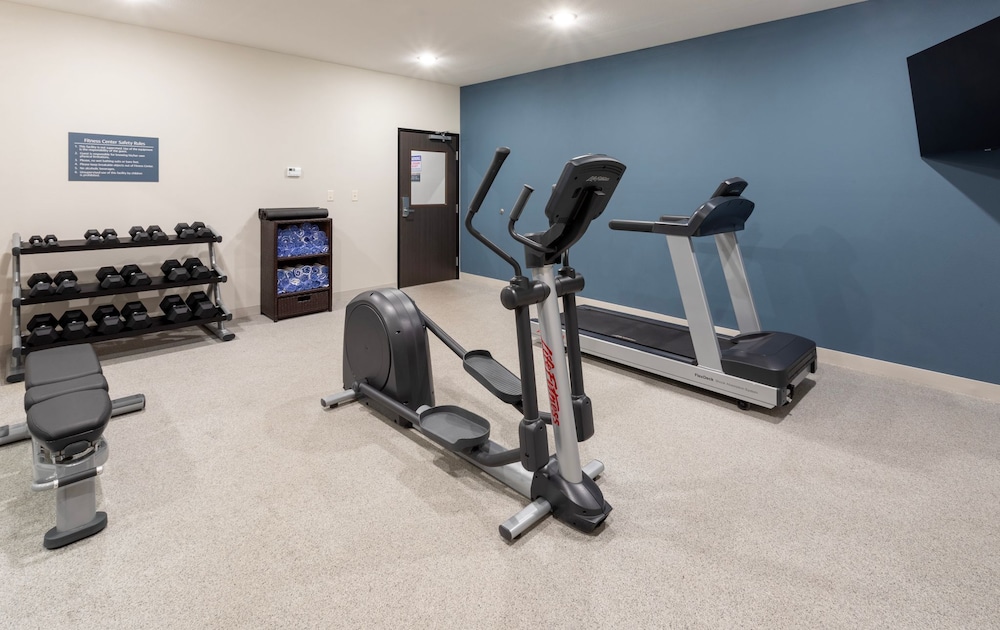 GrandStay Hotel & Suites Algona IA 10/22
