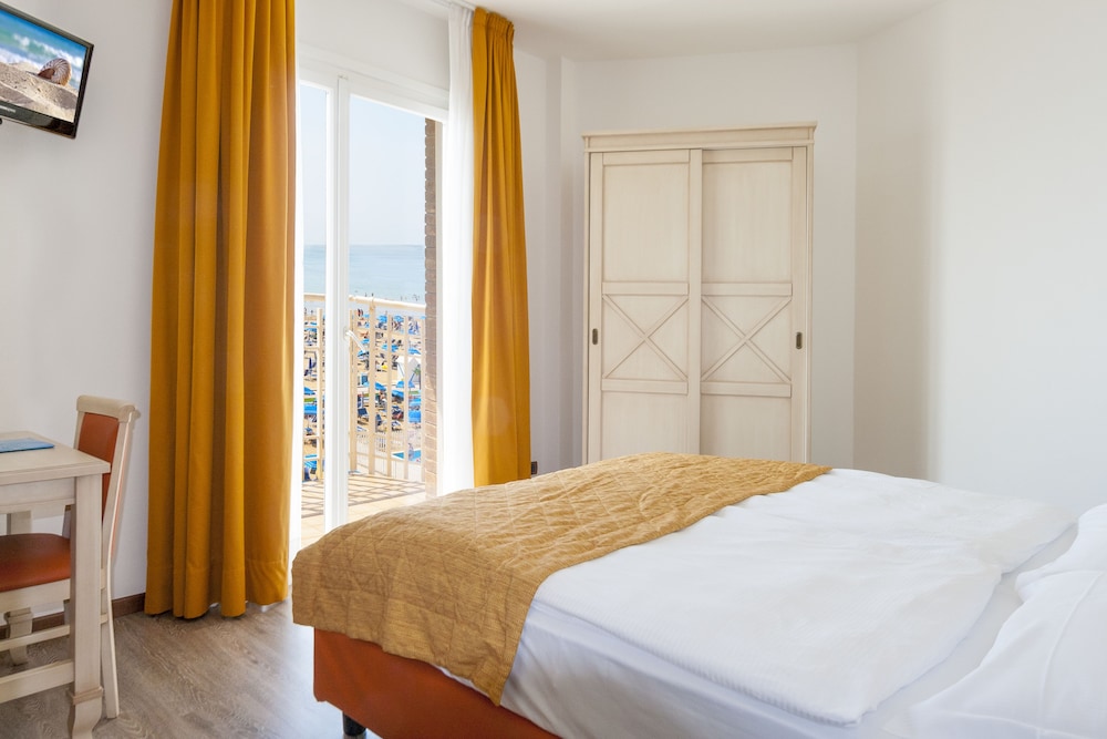 REGENTS HOTEL JESOLO 4/29