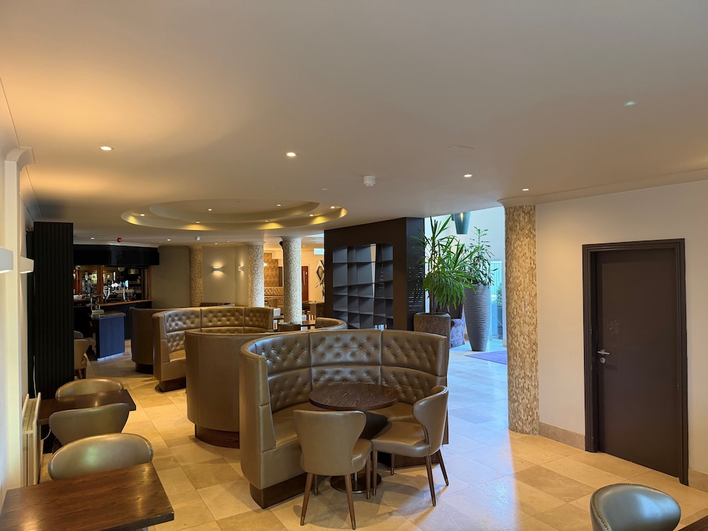 Wilton Hotel Bray 53/69