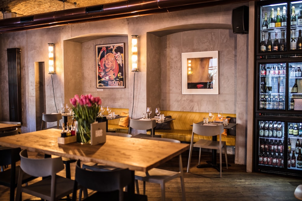 Vander Urbani Resort A Member of Design Hotels 50/57