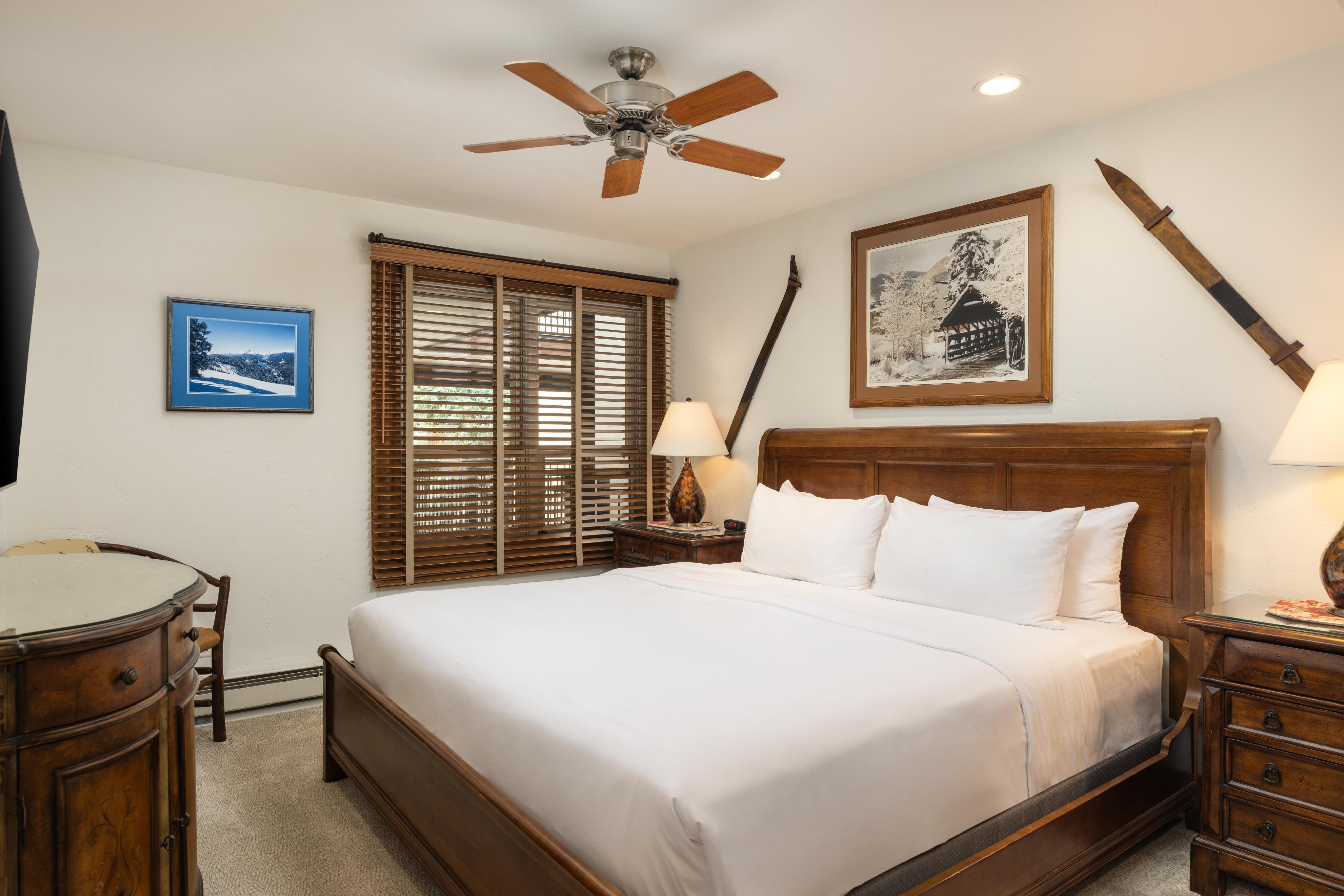 Montaneros Condominiums 6/50