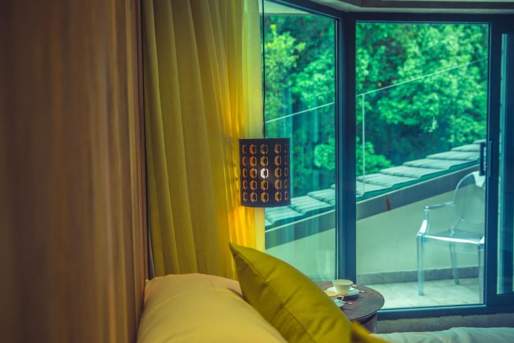 Xihu Memories Tree Hotel 31/50