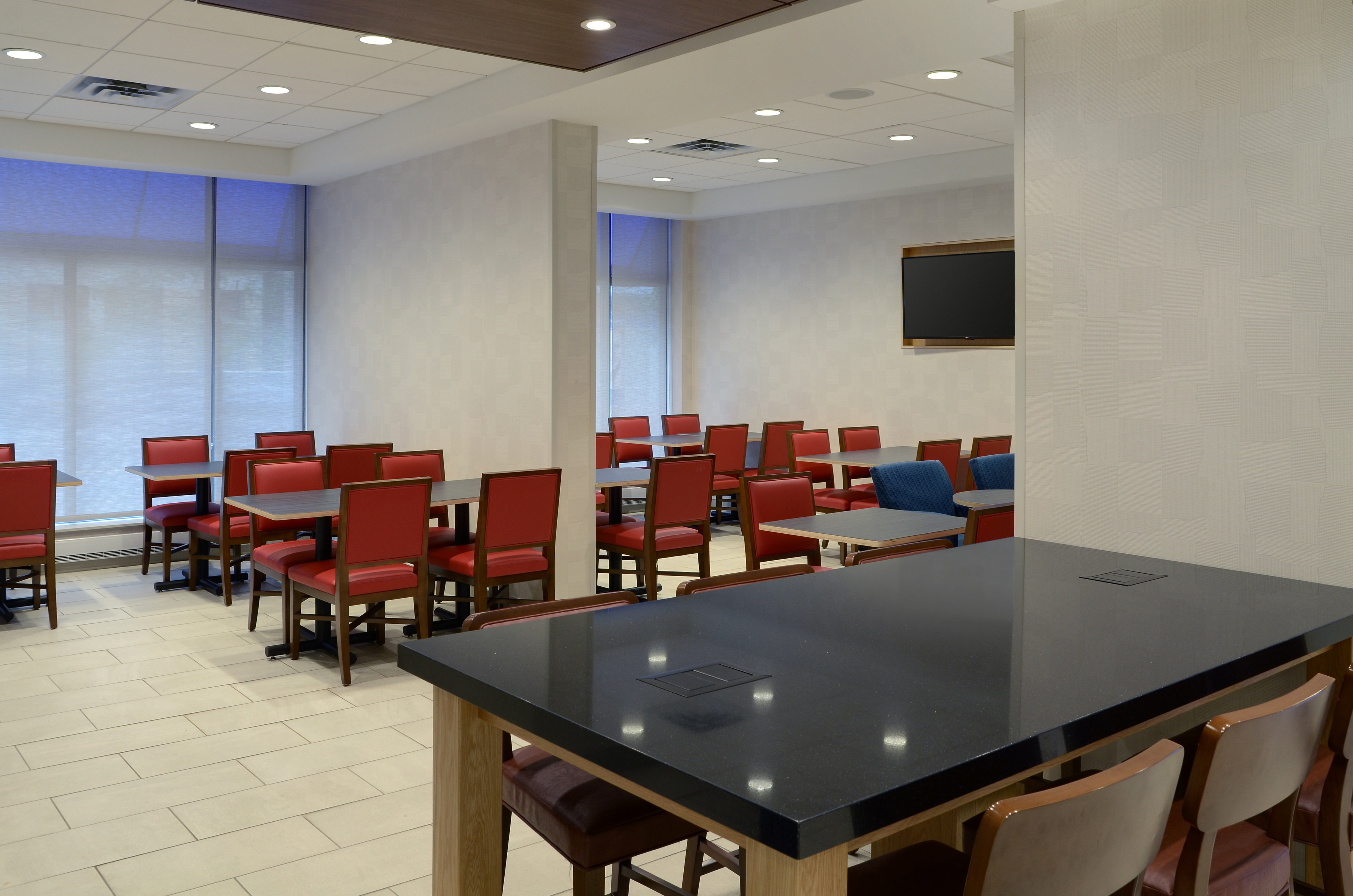 Holiday Inn Express Toronto Downtown 59/76