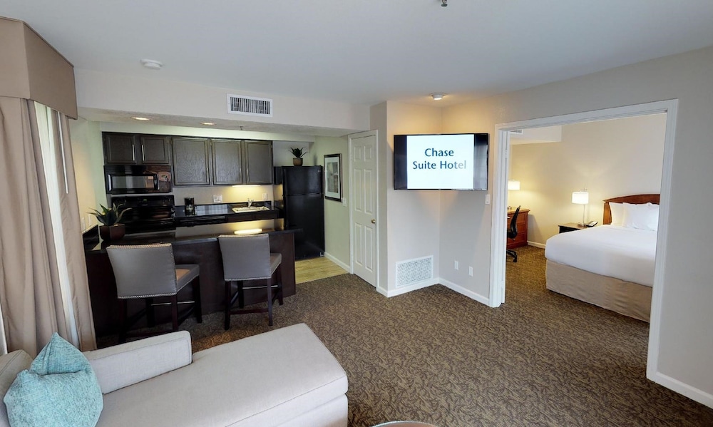 Chase Suite Hotel Brea 36/55