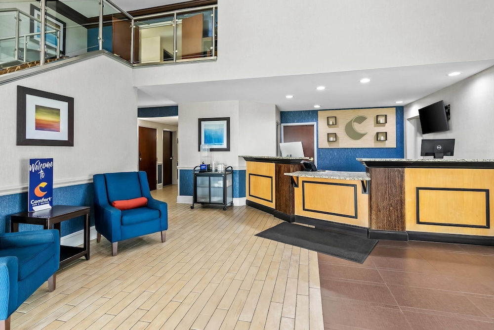 Comfort Inn & Suites Greenwood Near University 11/66