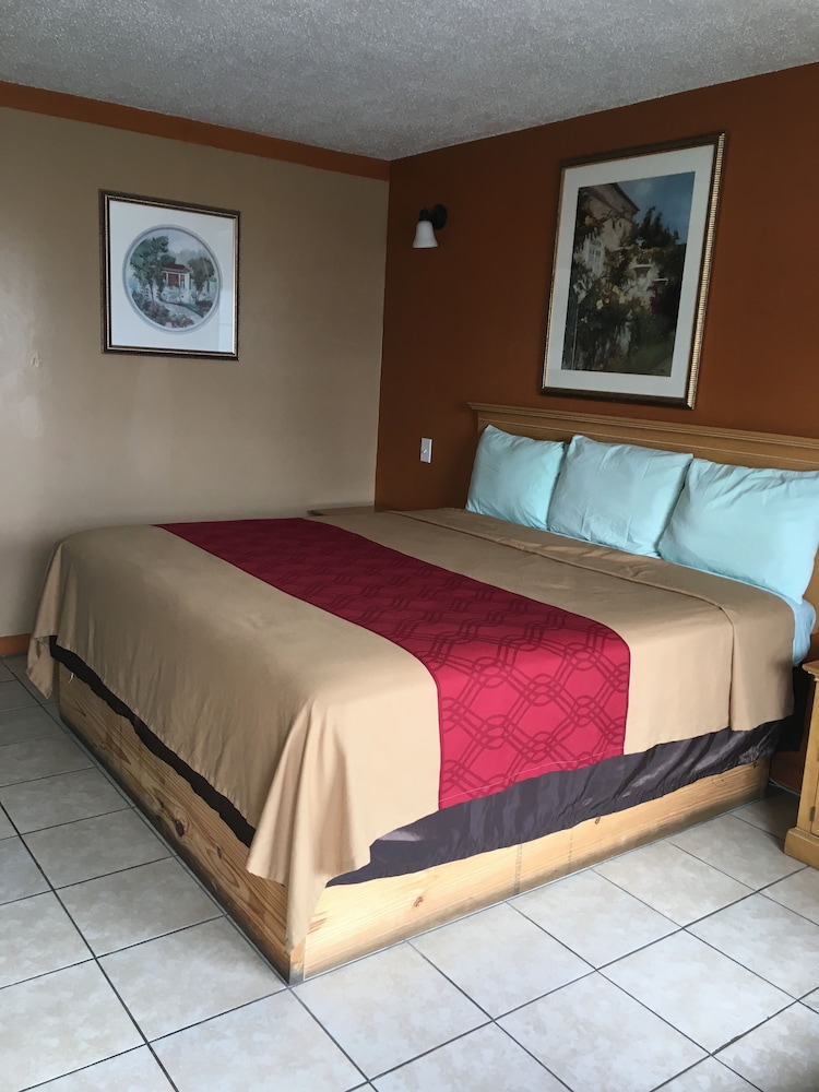 Budget Inn And Suites 4/28