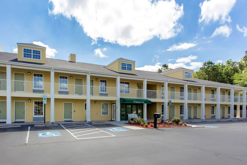 Quality Inn Laurinburg, NC 1/44