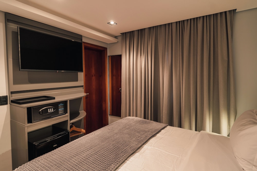 249 Design Hotel 12/42