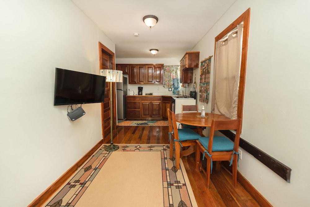 Bella Vista Guesthouse Cabins 73/84