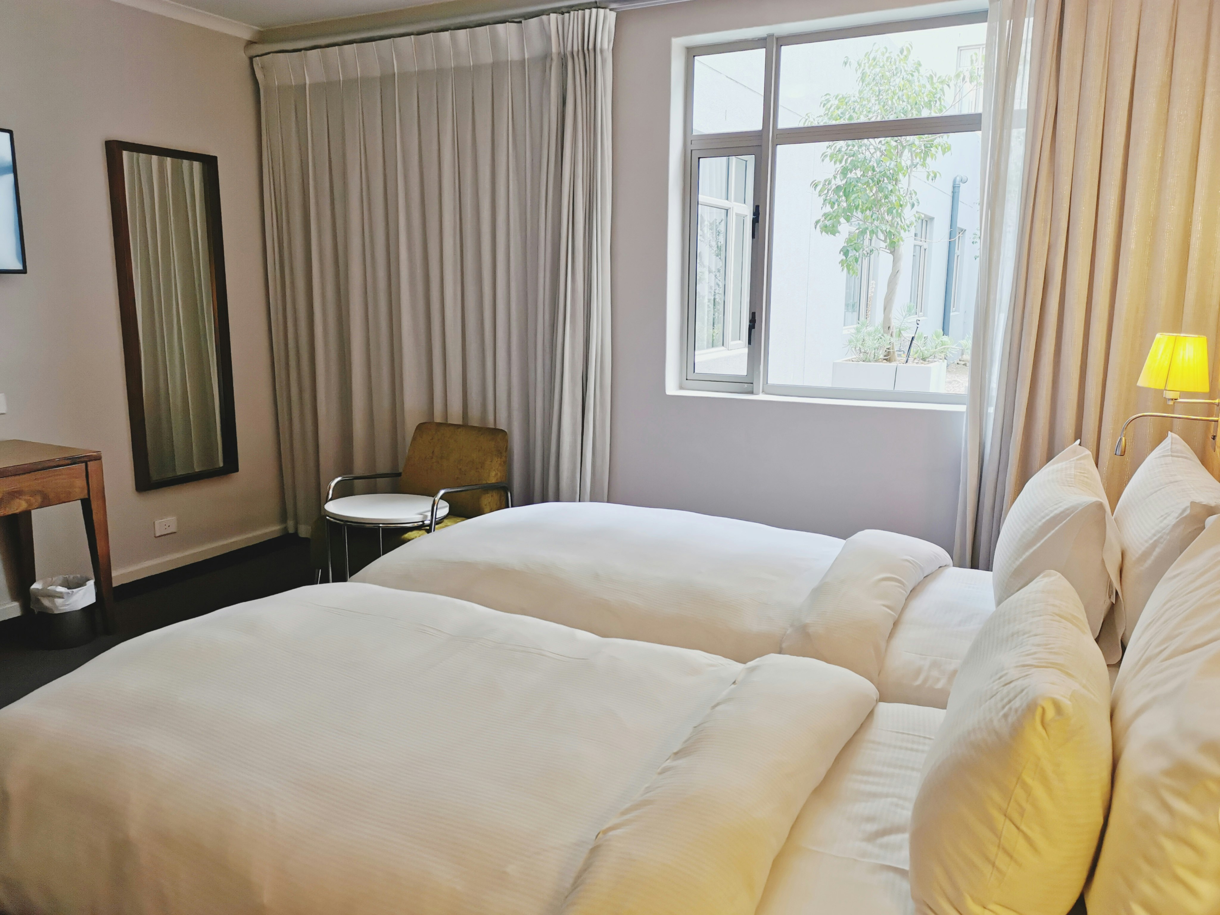 Guest room, Twin beds