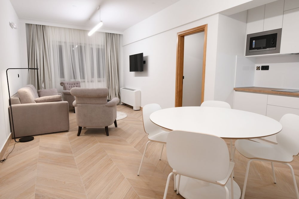 Aparthotel Milenij 25/40