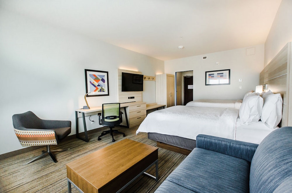 Holiday Inn Express Suites Edmonton N St Albert 25/72