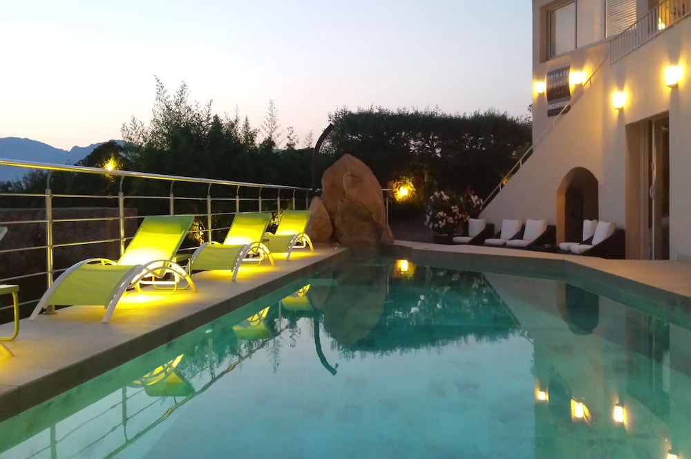 Private Hotel 4/50