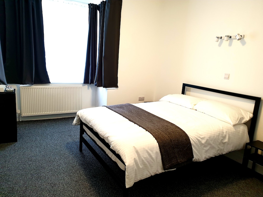 Wanstead Hotel 17/33