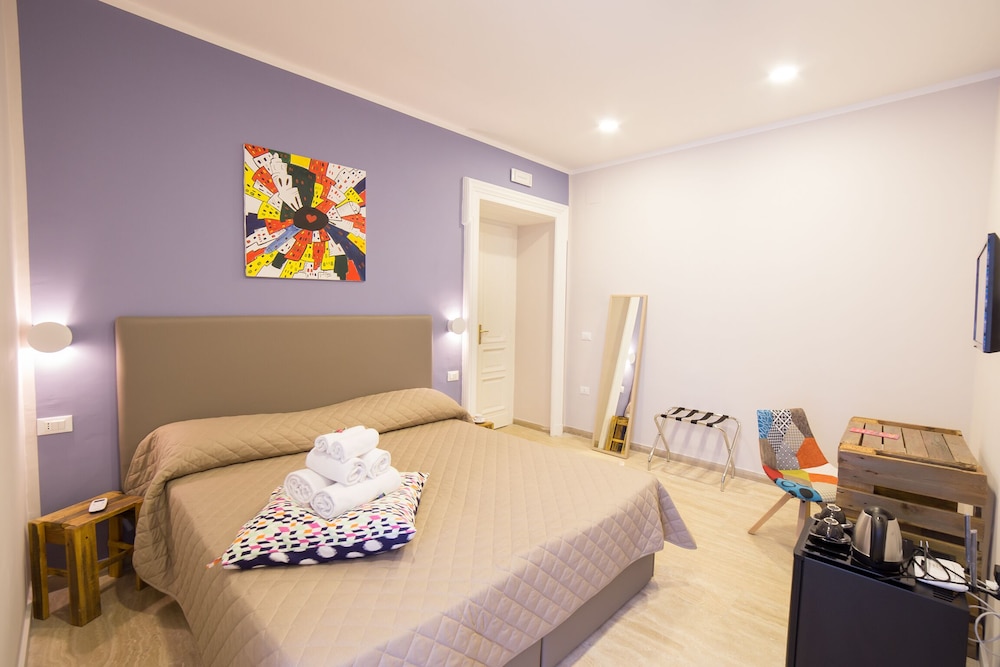 Naples Royal House B&B 18/50
