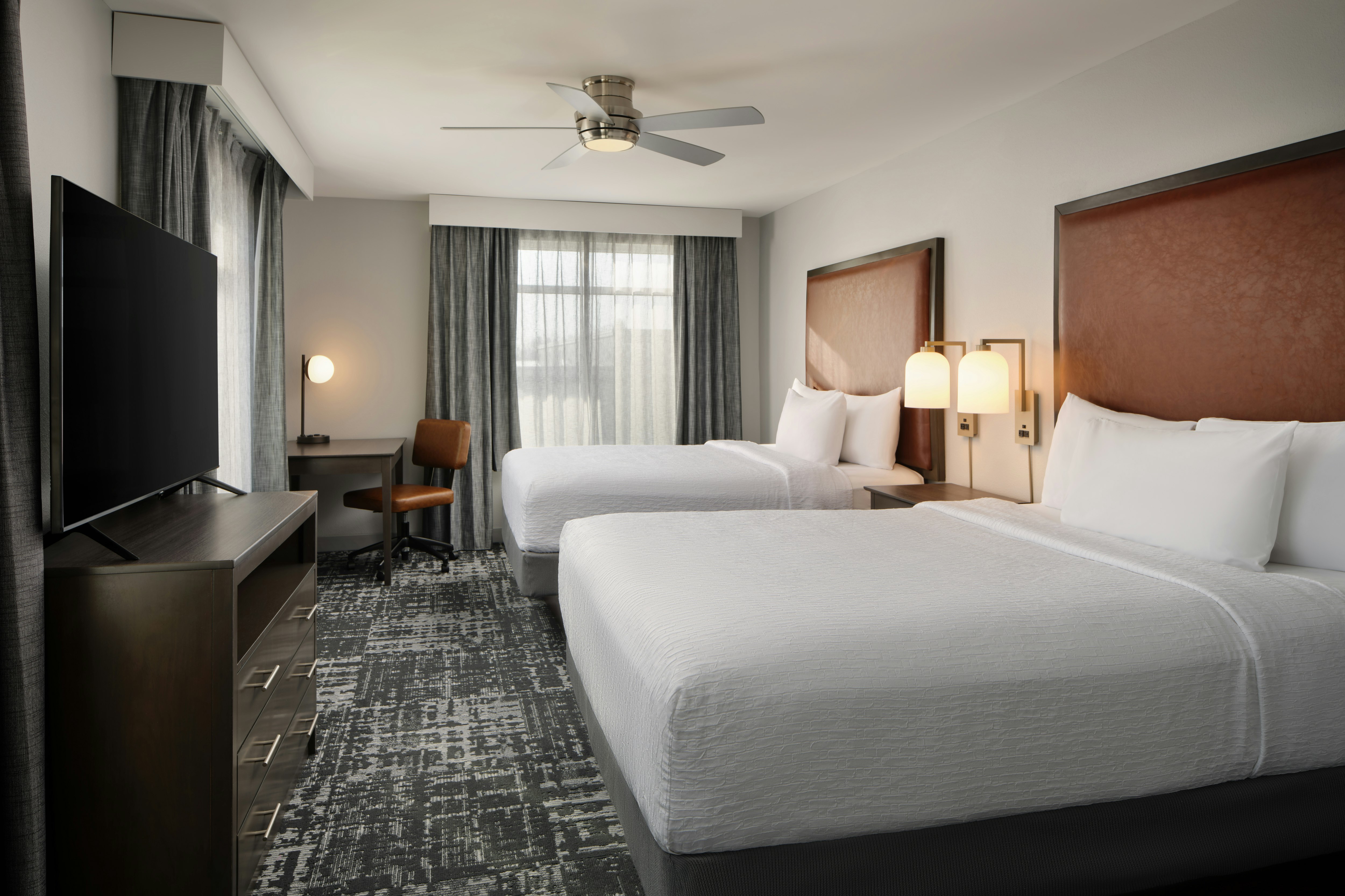 1 BEDROOM, SUITE, 2 QUEEN BEDS, CORNER