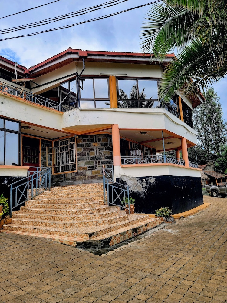 Apex Resort 5/50