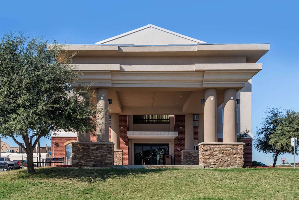 Comfort Inn & Suites Big Spring 1/39