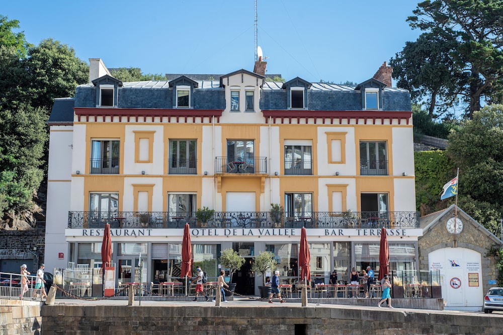Hotel de la Vallee 1/47