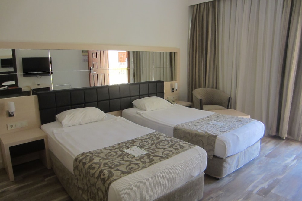 Hotel Golden Lotus 7/39