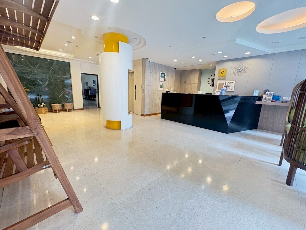 Fu Pin Hotel 6/50