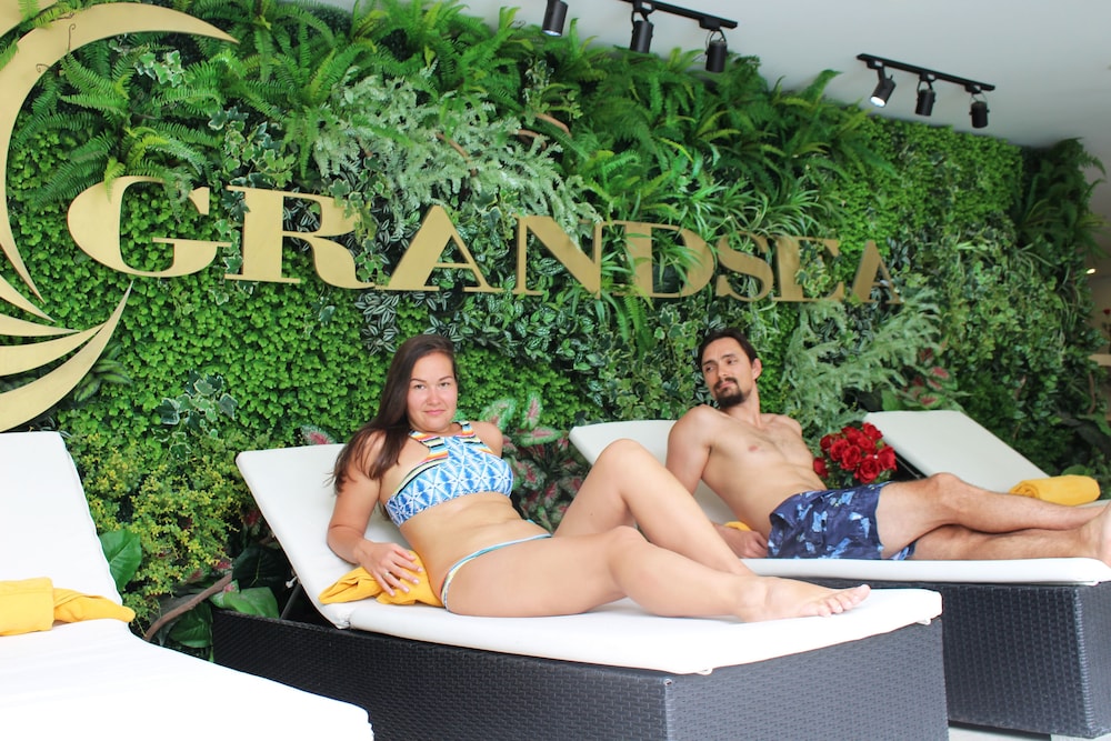 Grand Sea Hotel 12/74